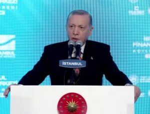 Cumhurbaşkanı Erdoğan: “İngiltere’den 300 milyar dolar getirecekmiş. Demek ki orada tefecilerle anlaştı. Tefeciler de ona bu sözü verdi”