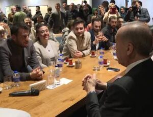 Cumhurbaşkanı Erdoğan, Üsküdar Nevmekan’da gençlerle sohbet etti