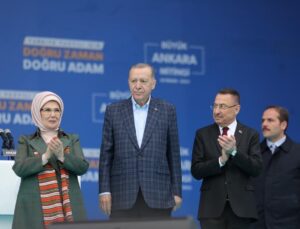 Cumhurbaşkanı Yardımcısı Oktay: “Kemal Kılıçdaroğlu’nun CHP’si altılı masa uğruna altı oku değiştirdi”