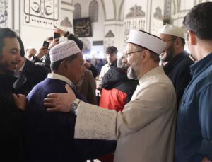 Diyanet İşleri Başkanı Prof. Dr. Ali Erbaş, Bursa Ulu Camii’nde teravih namazı kıldırdı