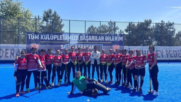 Diyarbakır Kayapınar Spor Kulübü Erkek Takımı, hokeyde şampiyon oldu