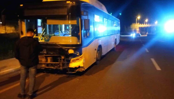 Diyarbakır’da belediye otobüsü ile otomobil çarpıştı: 5 yaralı