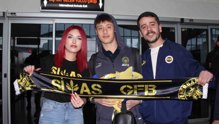 Fenerbahçe’ye Sivas’ta coşkulu karşılama!