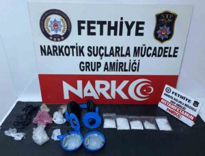 Fethiye’de kulaklık içine saklanmış uyuşturucu yakalandı