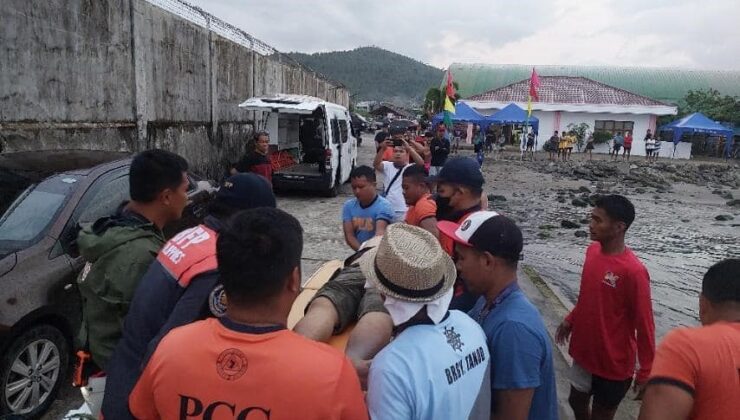 Filipinler’de tur teknesi alabora oldu: 1 ölü