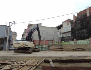 Gürsu Belediyesi kaçağa savaş açtı: 1 günde 6 yıkım