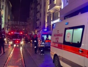 İstiklal Caddesi’nde otelde yangın paniği: Mahsur kalanlar vatandaşları kurtarma çalışmaları sürüyor