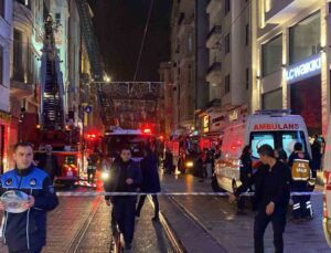 İstiklal Caddesi’nde otelde yangın paniği: Mahsur kalanları itfaiye ekipleri kurtardı