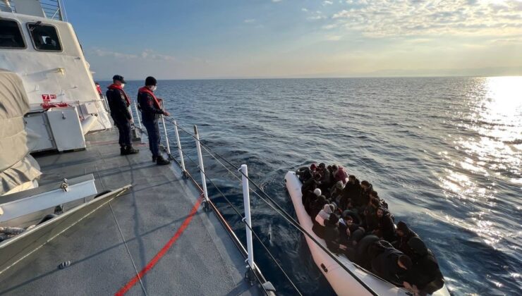 İzmir açıklarında 113 göçmen kurtarıldı, 26 göçmen yakalandı