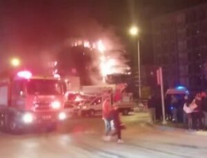 İzmir’de Folkart Sitesi’nde yangın: Alevlerden kaçıp balkonlardan atlayanlar oldu