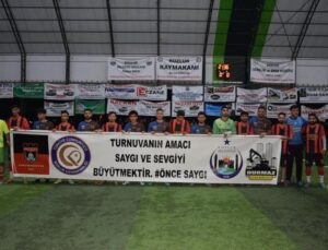 Kozluk geleneksel oruç ligi futbol turnuvanda kazanan ’Dostluk’ oldu