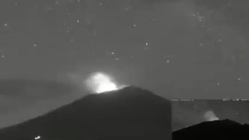 Meksika’daki Popocatepetl Yanardağı’nda son 24 saatte 9 patlama