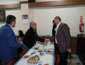 Orhaneli Belediye Başkanı Aykurt depremzedelerle iftar sofrasında buluştu