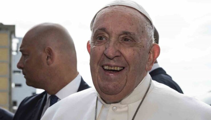 Papa Francis hastaneden taburcu oldu: “Hala hayattayım”