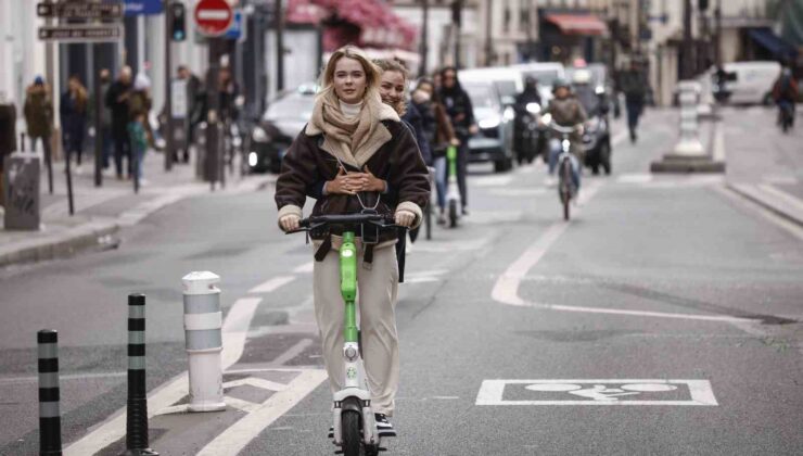 Paris’te elektrikli scooter kullanımı yasaklandı