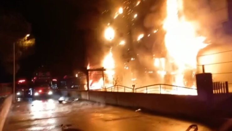 Samsun’da lokantada çıkan yangın evlere sıçradı, alevler geceyi aydınlattı