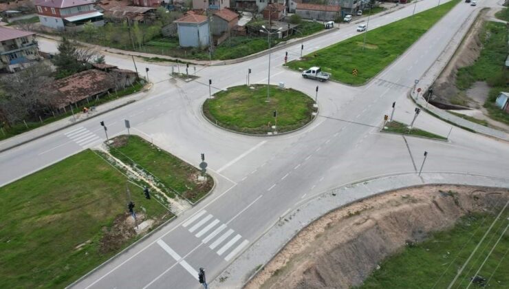 Suluova’da Yenidoğan kavşağına sinyalizasyon sistemi takıldı