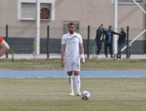 Talasgücü’nde Ahmet Şahbaz gollerini frikikten atıyor