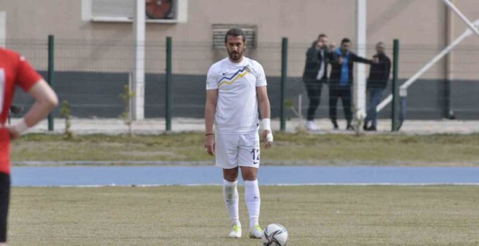 Talasgücü’nde Ahmet Şahbaz gollerini frikikten atıyor