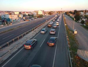 Tatil dönüşü trafik çilesi: Tekirdağ-İstanbul yolunda trafik durma noktasına geldi