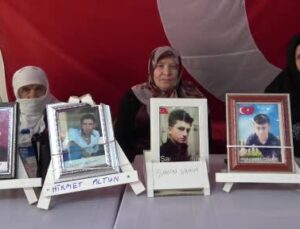 Terör mağduru aileler, bayramı HDP’nin kapısında geçirerek evlatlarının yolunu gözlüyor
