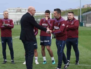 Trabzonspor’un yeni teknik direktörü Nenad Bjelica ilk antrenmanına çıktı