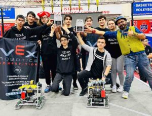 VEX Robotics Competition Türkiye birincisi MBA Okulları Team Majors ekibi oldu