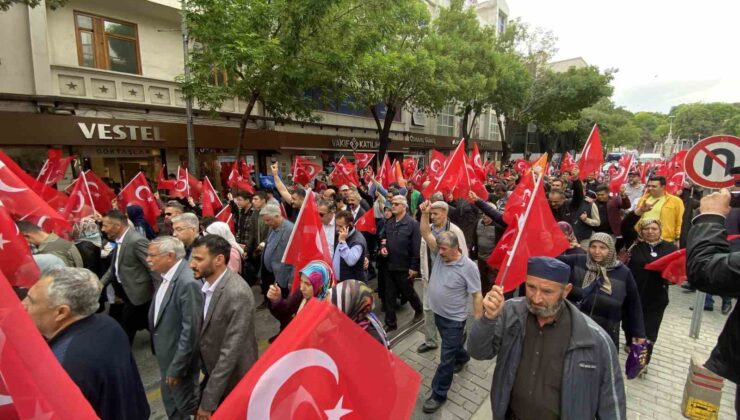AK Parti Konya teşkilatından seçim öncesi yürüyüş