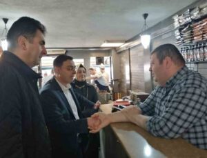 AK Parti Milletvekili adayı Serkan Bayram, Kadıköy esnafını ziyaret etti