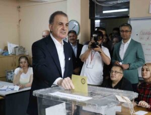 AK Parti Sözcüsü Çelik: “Türkiye bir kere daha büyük bir demokrasi sınavını bütün gücünü göstererek veriyor”