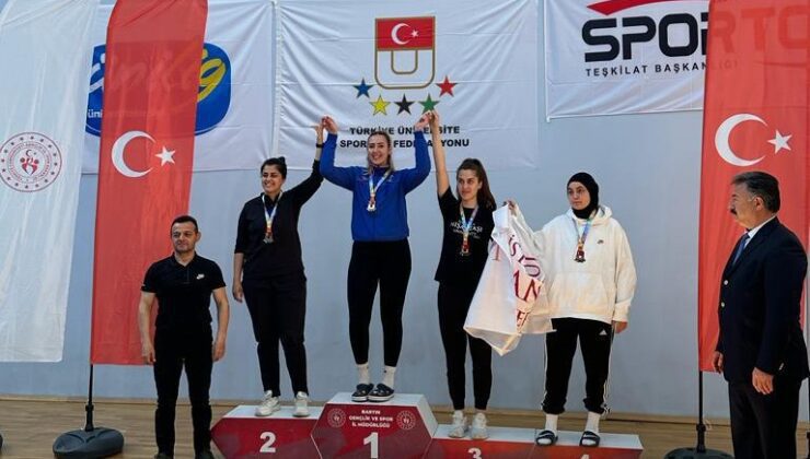 Anadolu Üniversiteli sporcudan altın madalya