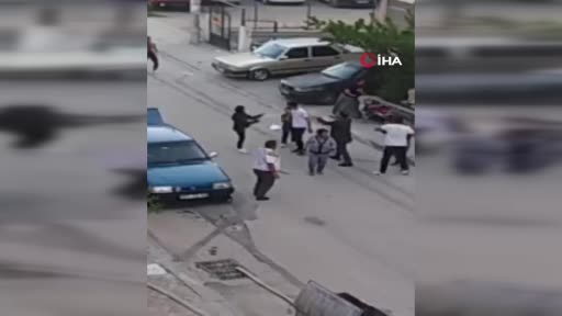 Ankara’da iki grup arasında sopalı kavga: O anlar kamerada