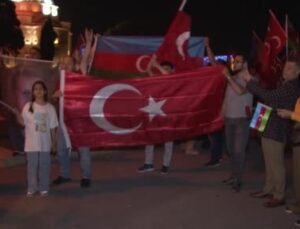 Azerbaycan’da Erdoğan’ın seçim zaferi sonrası halk sokaklara döküldü