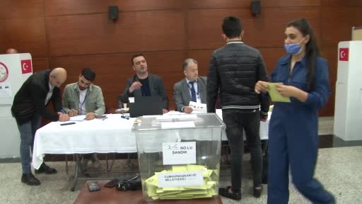 Azerbaycan’daki Türk vatandaşları için oy verme işlemi devam ediyor