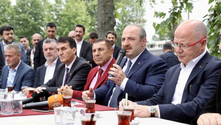 Bakan Varank: “Değişim isteyen vatandaşlarımız, önce Kemal Kılıçdaroğlu’nu değiştirerek yola çıksınlar”
