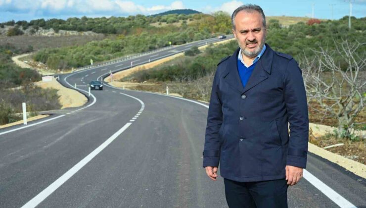 Bursa İnegöl’de 5 caddeye 6 bin 900 metre asfalt yapıldı