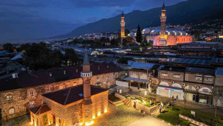 Bursa’nın kalbinde tarihi dönüşüm…Tarihi mescitte 65 yıl sonra ilk Cuma