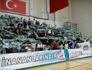 Çayırova Belediyesi, Türkiye Basketbol 1. Lig’ine yükselmeyi garantiledi