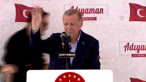 Cumhurbaşkanı Erdoğan: “İstiyorlar ki bunlar kimi aday gösterirlerse millet gidip tıpış tıpış oy versin”