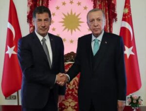 Cumhurbaşkanı Erdoğan, Sinan Oğan’ı Dolmabahçe Çalışma Ofisi’nde kabul etti