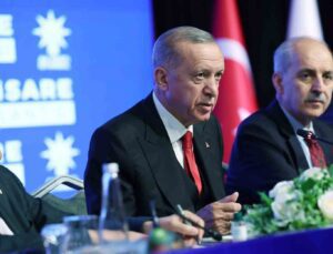 Cumhurbaşkanı Recep Tayyip Erdoğan, İstanbul İl Başkanlığındaki toplantıya katıldı