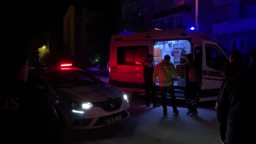 ’Dur’ ihtarına uymayan alkollü sürücü lastiği vurularak durduruldu: 1 polisi yaraladı