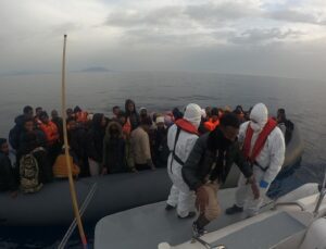 Ege’de Yunanistan’ın geri ittiği 88 göçmen kurtarıldı