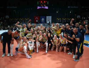 Fenerbahçe Opet finalde
