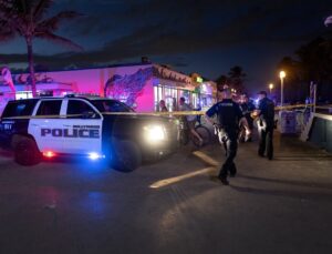 Florida sahilinde silahlı saldırı: 4’ü çocuk 9 yaralı