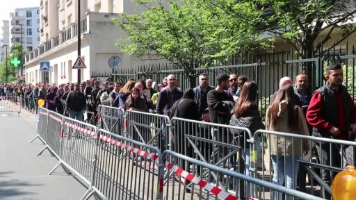Fransa’daki Türk seçmenlerden sandığa yoğun ilgi