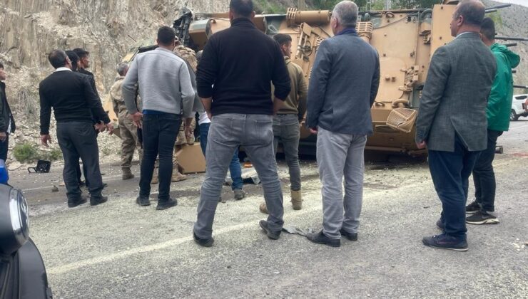 Hakkari’de askeri araç devrildi: 3 yaralı