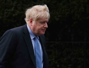 İngiltere’nin eski Başbakanı Johnson’ın Covid-19 kurallarını çiğnediğine dair yeni iddialar ortaya atıldı