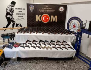 İzmir’deki yasa dışı silah ticareti operasyonunda 4 tutuklama