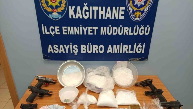 Kağıthane’de uyuşturucu satan iki şüpheli yakalandı